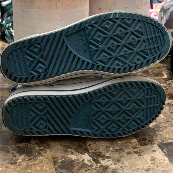 girls high top suede converse (worn once) - Picture 4 of 5